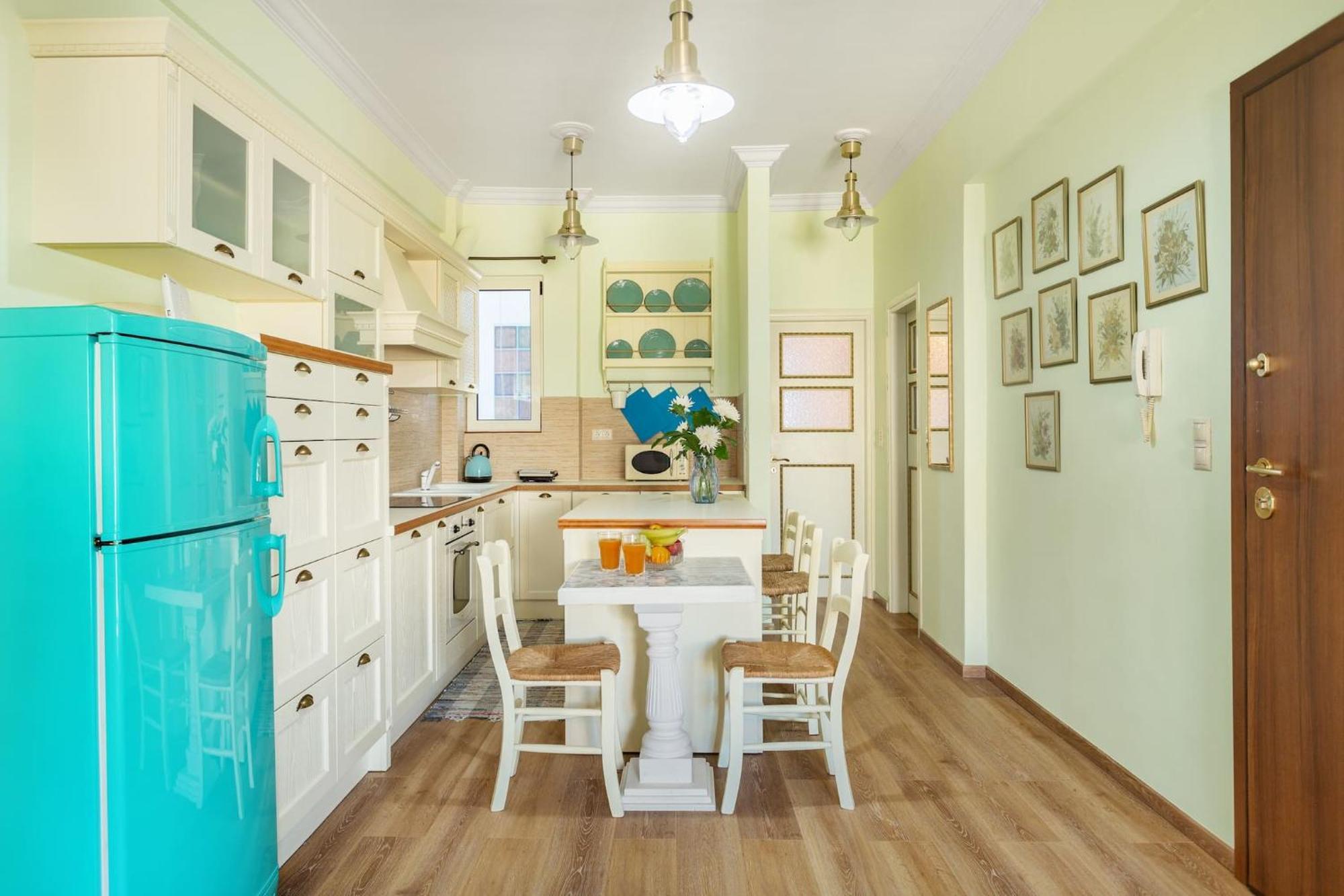 Bright, Calming Retreat With A Balcony Near Metro! Apartment Athens Luaran gambar